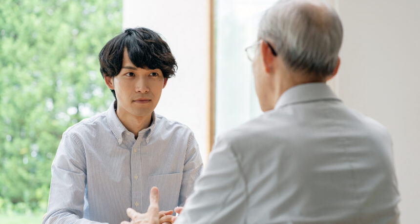 会話をする父よ息子