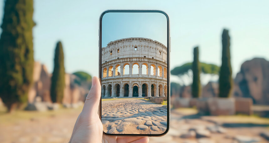 スマートフォンでバーチャルでデジタル歴史ツアーを楽しむイメージ